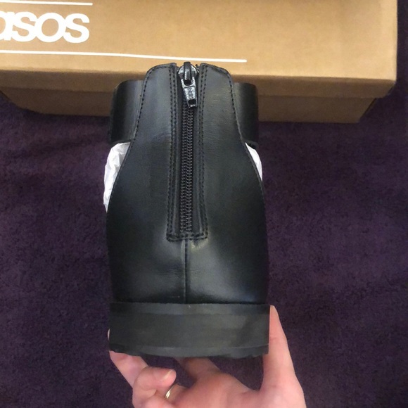 Gladiator sandals in black leather w/ chunky sole - Picture 2 of 4